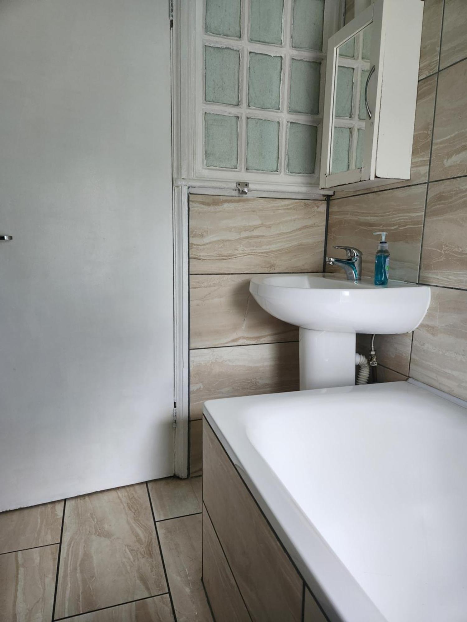 Flat With Work Station, Monitor, Smart Tv & Netflix Apartment London Exterior photo