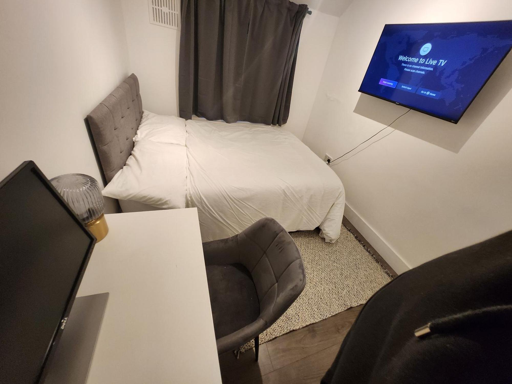 Flat With Work Station, Monitor, Smart Tv & Netflix Apartment London Exterior photo